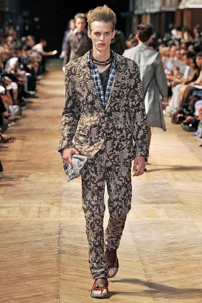 Look 38